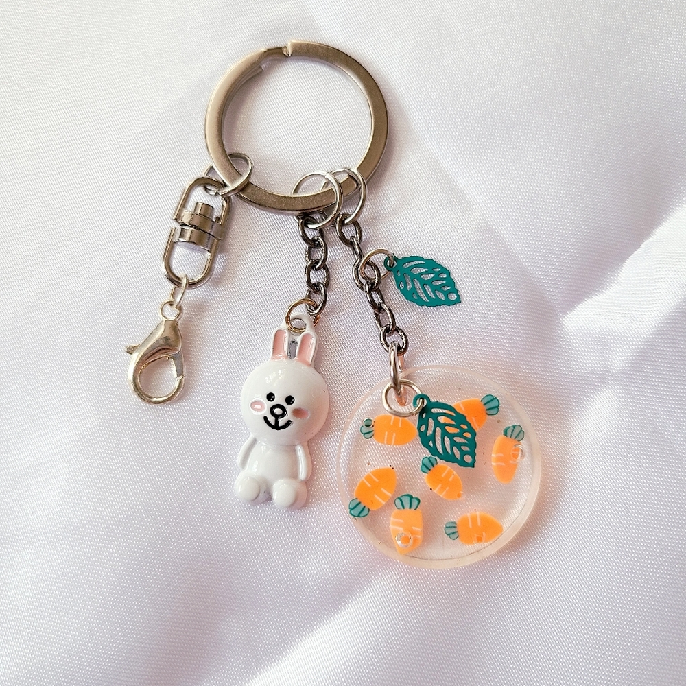 Bunny rabbit carrots charm keychain bead keyring y2k cute leaf
